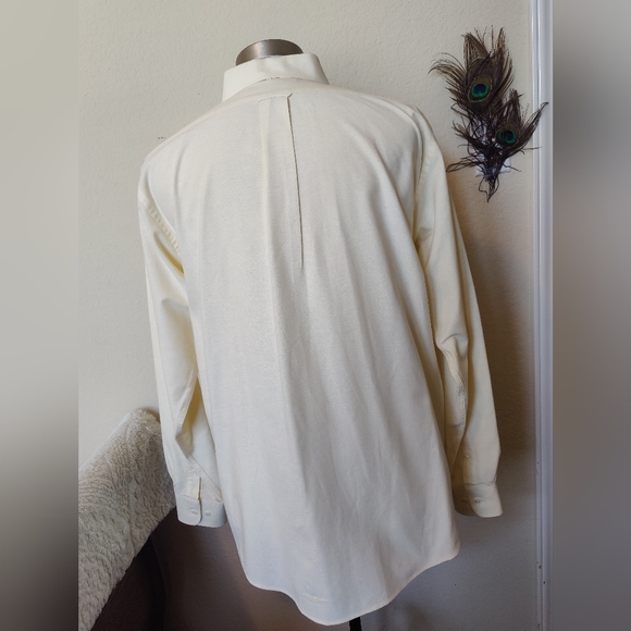 Claybrooke collared button down cream shirt 👕 🤍 (17  X 36/37) 🤍 - Picture 3 of 16